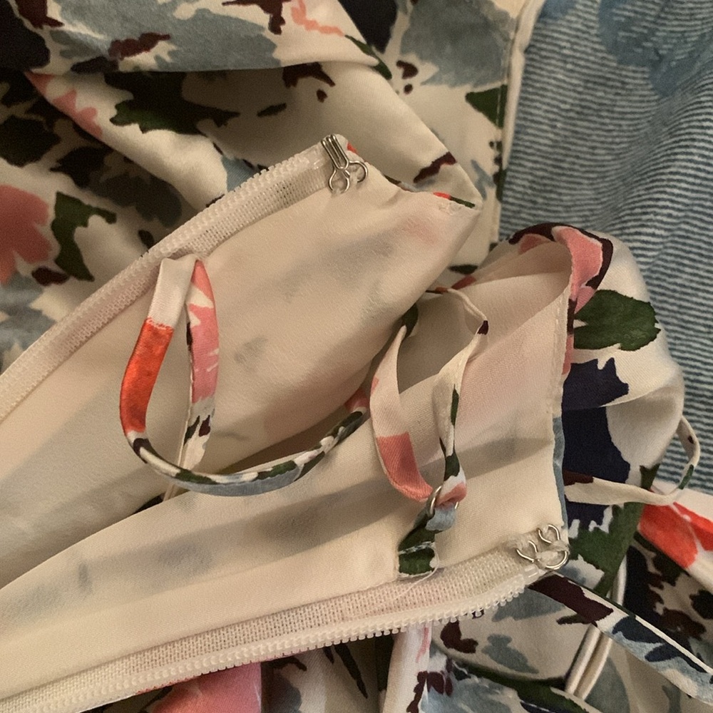 CINQ A SEPT
Silk Garden Bloom Julissa Gown Cinq a Sept color Multi/Floral Dress - Picture 11 of 16